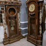 lemari jam besar klasik