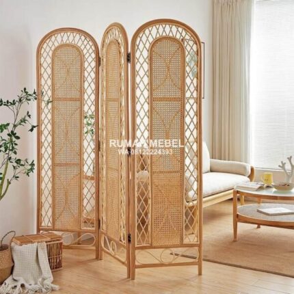 Penyekat Ruangan Rotan Alami Klasik 1 600x600 1 1