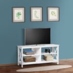 meja tv putih minimalis dengan rak terbuka di ruang tamu modern